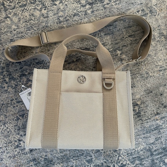 lululemon athletica Handbags - Lululemon Two-Tone Canvas Tote Bag
Mini 4.5L